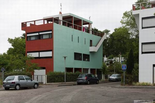 在勒·柯布西耶的建筑与色彩中，住着一位孤独的巨人