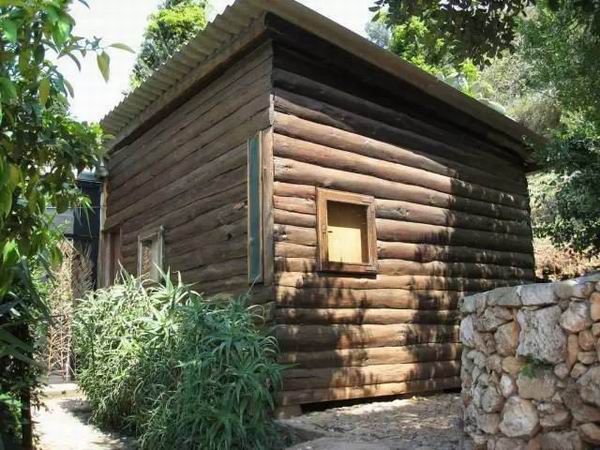 在勒·柯布西耶的建筑与色彩中，住着一位孤独的巨人